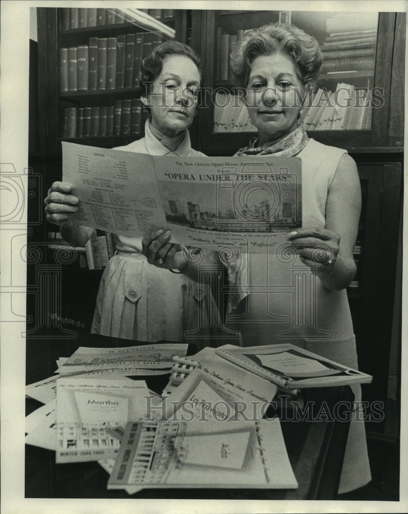 1971 Press Photo Mrs. Lelia Haller and Mrs. Thomas A. Maxwell - nob23290 - Historic Images