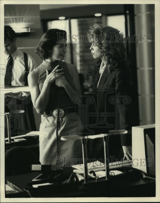 1992 Press Photo Ladies at PH Acre Hall - nob23307 - Historic Images