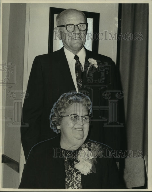 1966 Press Photo Mr. & Mrs. John Hamburger, celebrating 50th wedding anniversary - Historic Images