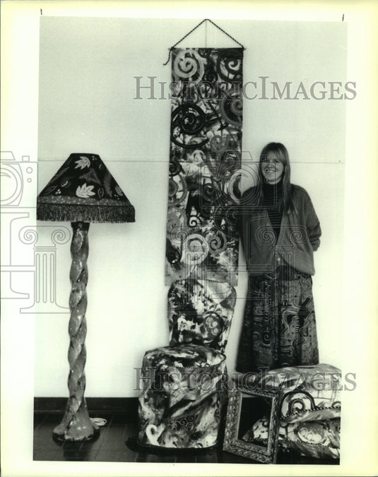1992 Press Photo Robin Hamaker with some of her hand painted furniture - Historic Images