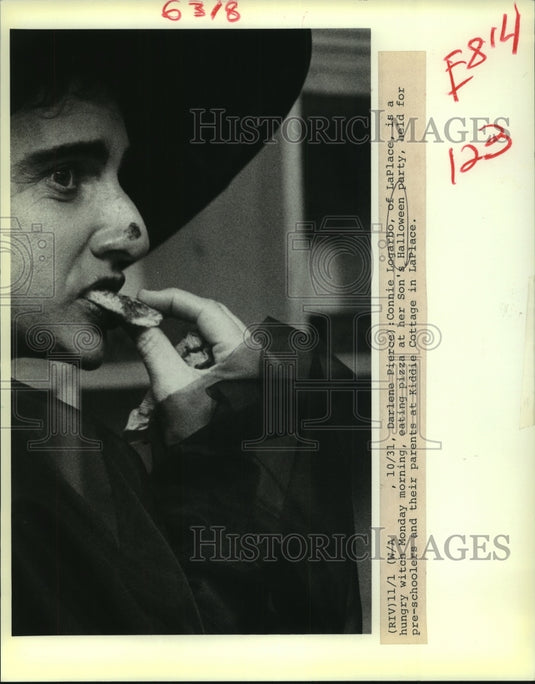 1988 Press Photo Connie Logarbo at her Son's Halloween Party in LaPlace - Historic Images
