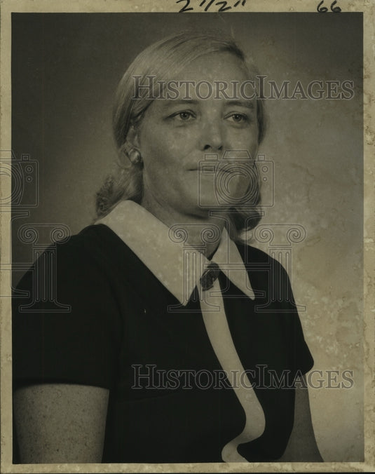 1971 Press Photo Mrs. Charles Gould Jr. of Church Women United and the Open Door - Historic Images