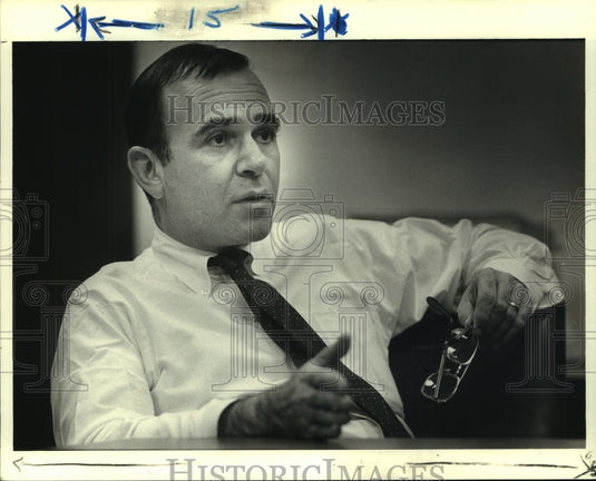 1987 Press Photo Dr. Arthur Gotflieb, president of Imreg, Incorporated - Historic Images