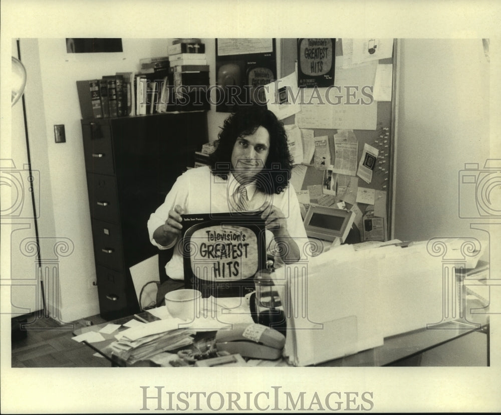 1986 Press Photo Steven Gottlieb shown at his desk - nob23757 - Historic Images