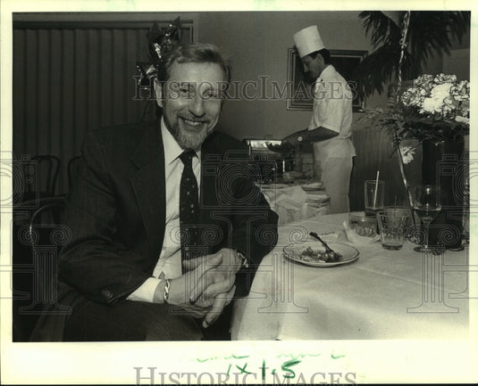 1989 Press Photo Center Stage - Ron Gural - Historic Images