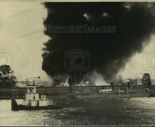 1974 Press Photo Firemen extinguish fire - nob23811-Historic Images