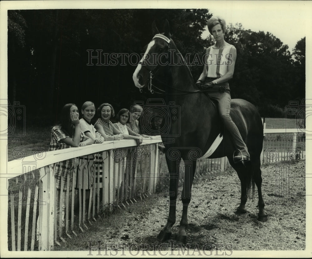 1968 Press Photo Horseback riding - nob23827 - Historic Images