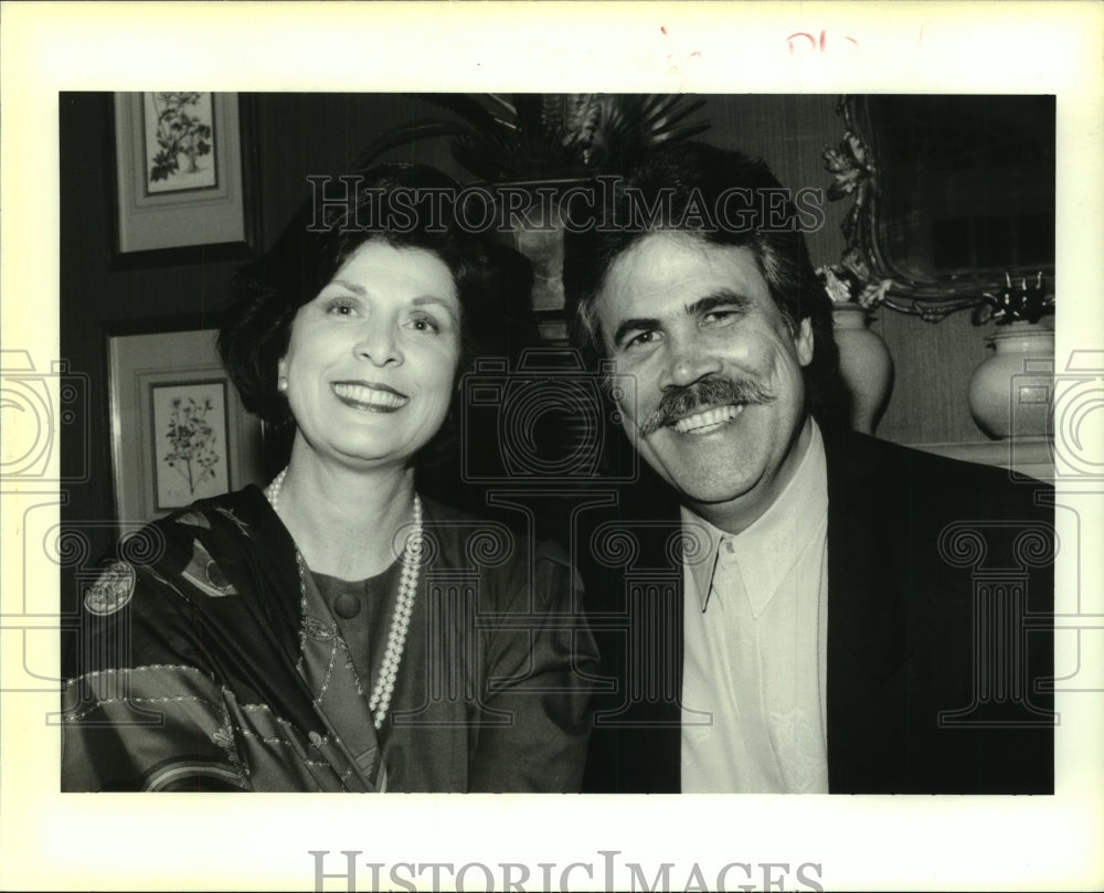 1994 Press Photo Teresa Guzzetta &amp; Dennis G. Assaf at Chieftan Party - Historic Images