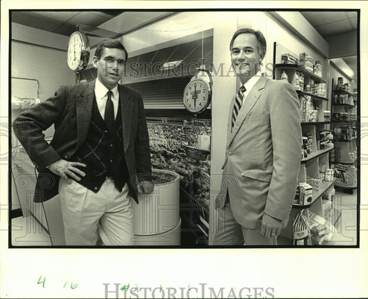 1987 Press Photo David Guynes with Dr Fary Glynn- Touro Infirmary Rehabilitation - Historic Images
