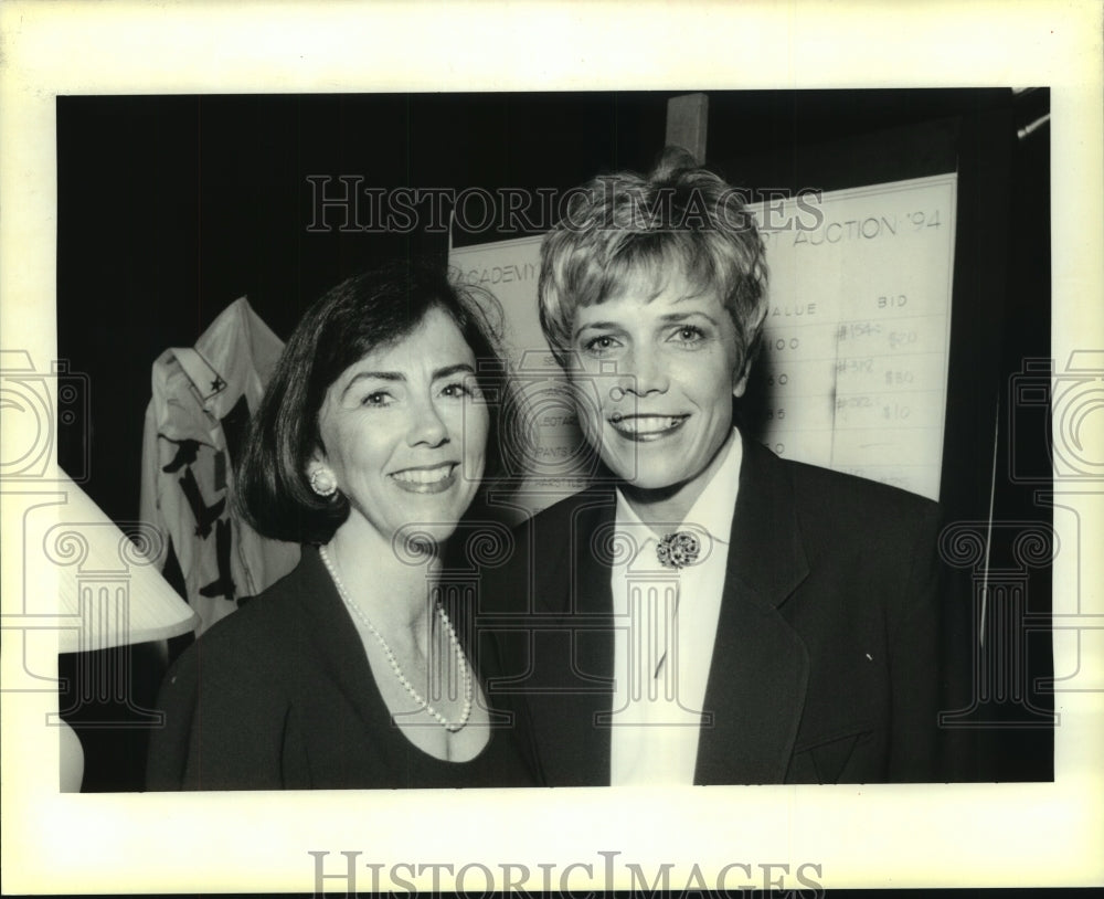 1994 Press Photo Maureen Guste &amp; Ellen Frischhertz at Sacred Heart Event - Historic Images