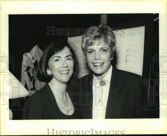 1994 Press Photo Maureen Guste & Ellen Frischhertz at Sacred Heart Event - Historic Images