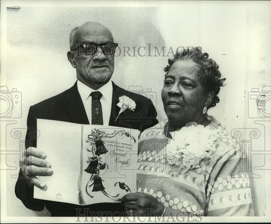 1976 Press Photo Mr. & Mrs Joseph B. Guss celebrates Golden Wedding Anniversary - Historic Images