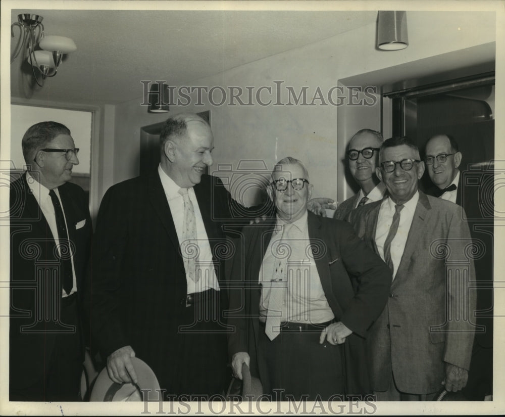 1961 Press Photo A group of Louisiana Businessmen meeting for a convention - Historic Images
