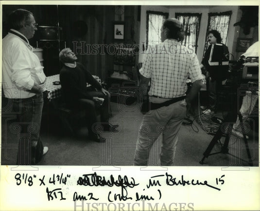 1990 Press Photo Country singer, Tom T. Hall taping a documentary at Creeh's - Historic Images