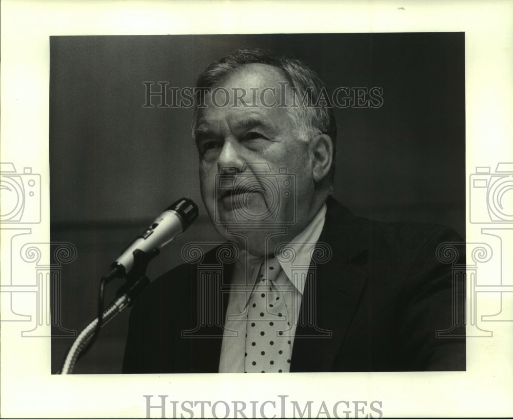 1985 Press Photo Retired chairman of Premier Bancorp. - nob24093 - Historic Images