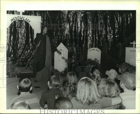 1991 Press Photo Raynauld Bentley, "The Grim Reaper," in a school play. - Historic Images