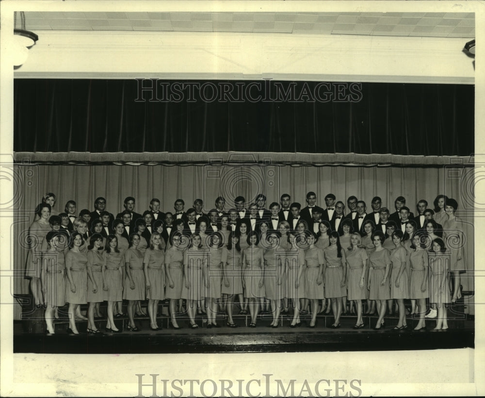 1967 Hammond High School Mixed Chorus, Winston Swinney, director.-Historic Images