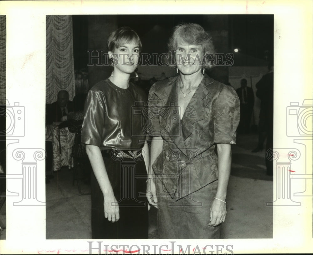 1991 Press Photo Socialites Gigi Matthew with Barbara Hammett - nob24180 - Historic Images