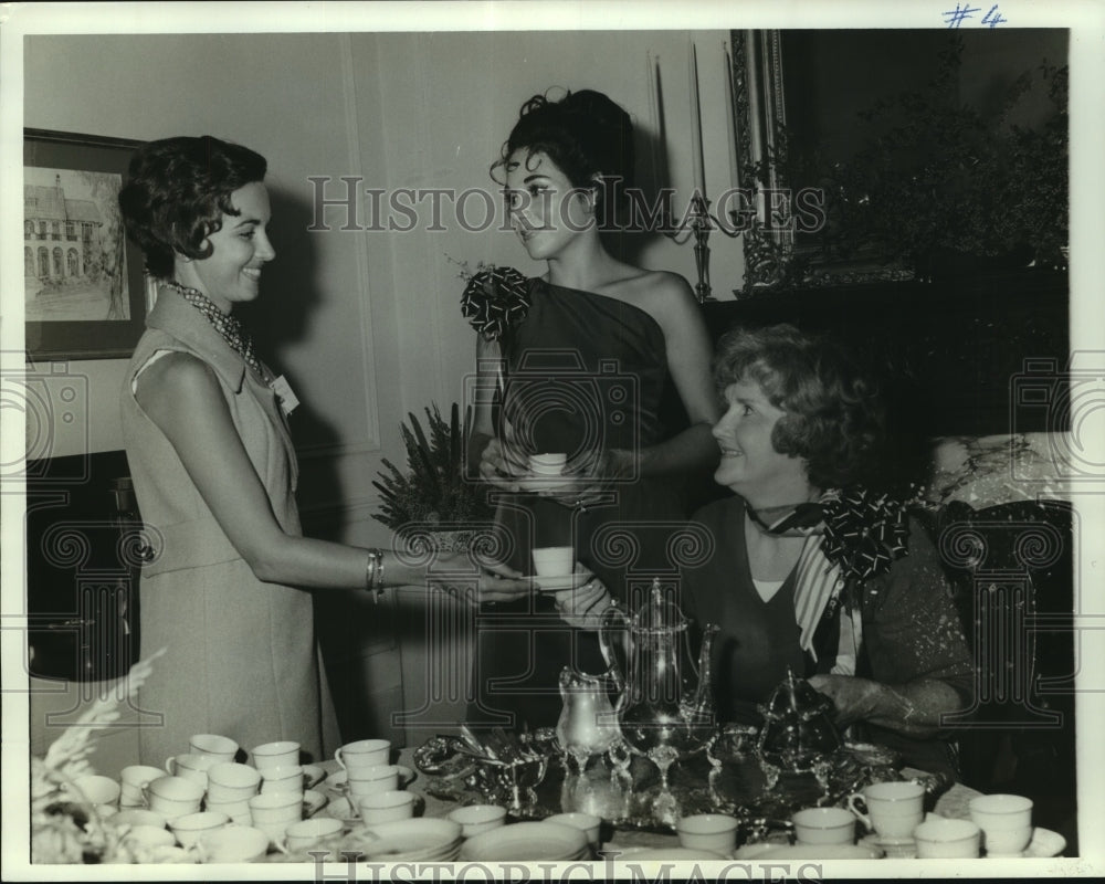 1969 Mrs. Killeen, Mrs. Hamm &amp; Mrs.  Endacott attends tea party-Historic Images