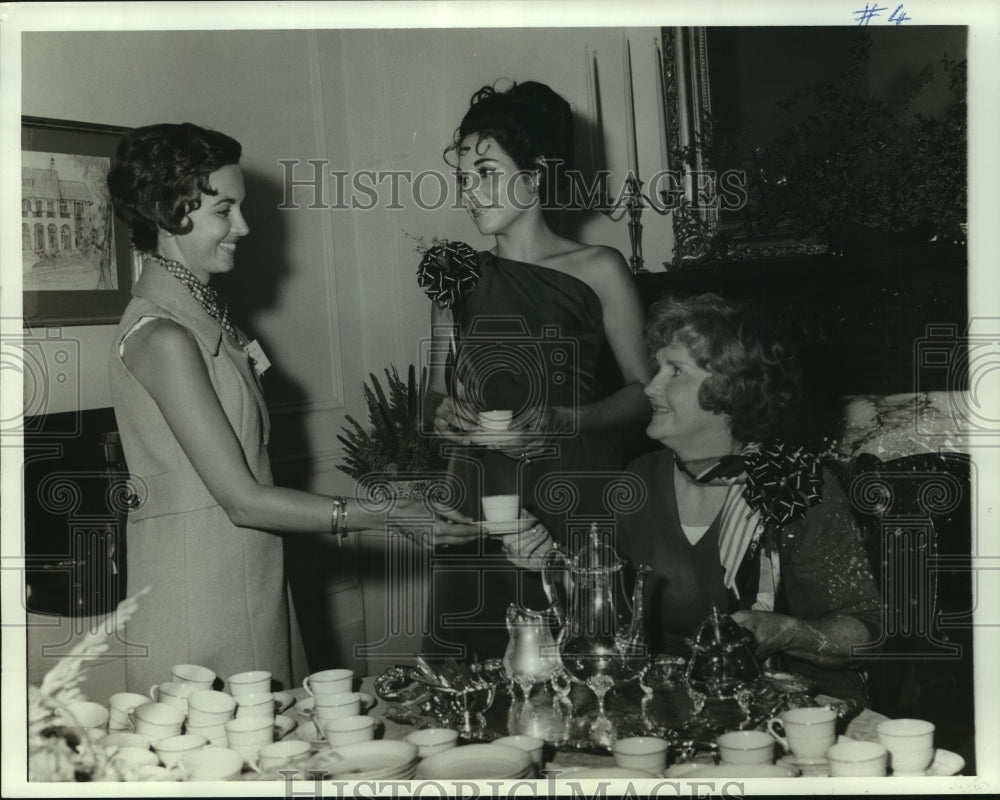 1969 Mrs. Killeen, Mrs. Hamm & Mrs.  Endacott attends tea party-Historic Images