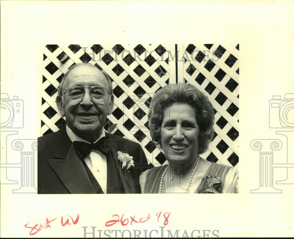 1989 Press Photo Mr. &amp; Mrs. Jerry &amp; Caroline Halpern at the Judah Touro Dinner - Historic Images