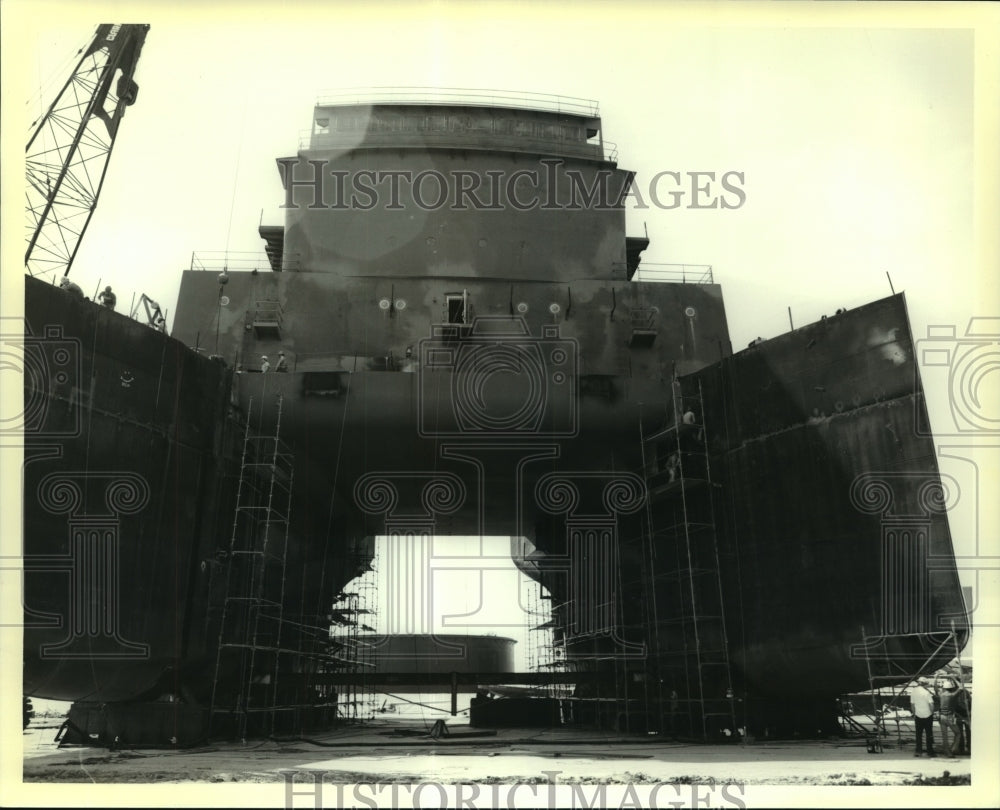 1980 Press Photo A boat under construction at Halter Marine Inc. - nob24252 - Historic Images