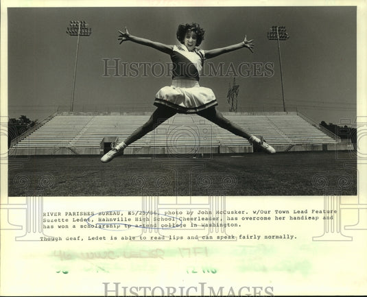 1986 Press Photo Hahnville School cheerleader Suzette Ledet won a scholarship - Historic Images