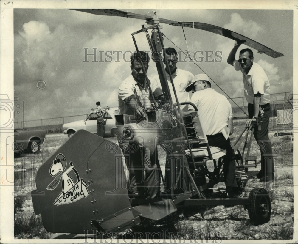 1967 New Orleans&#39; licensed gyrocopter pilots test the Sopwith Camel - Historic Images