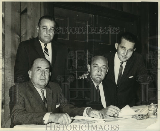 1964 Press Photo Gypsum Drywall Contractors Association at Whitesides Restaurant - Historic Images