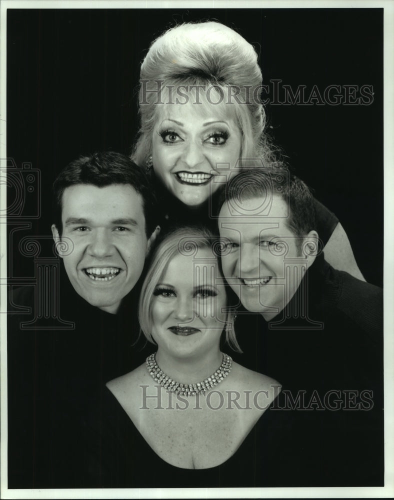 2000 Press Photo Cast of the Y2K DEFIANT musical entertainment, New Orleans - Historic Images