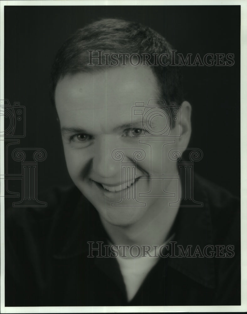 1999 Press Photo Ricky Graham of New Rose Dinner Theater - Historic Images