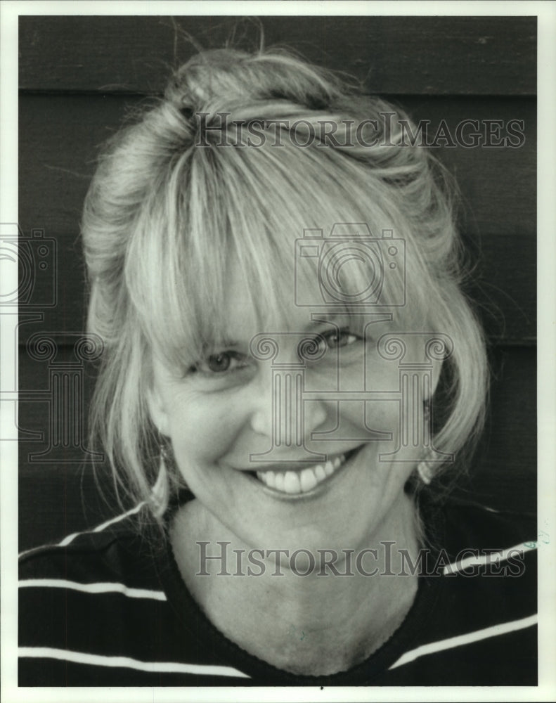 1999 Press Photo Author Marianne Gingher - nob24531 - Historic Images