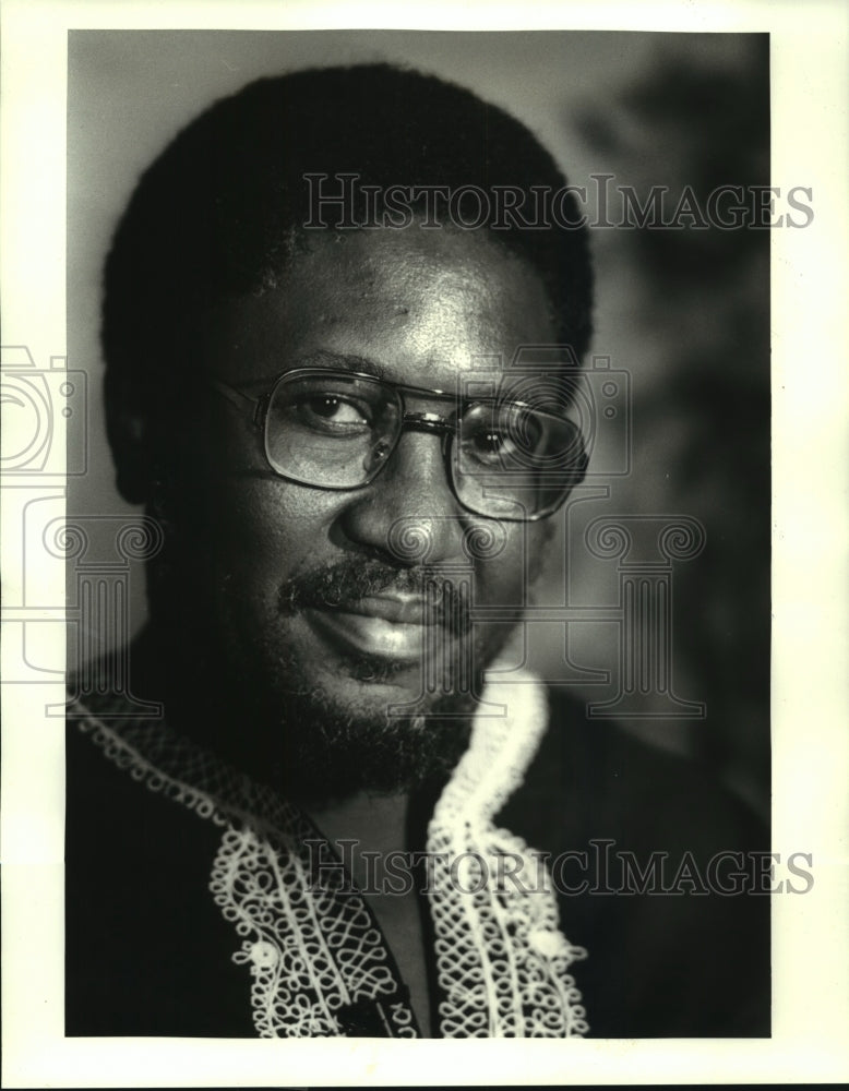 1987 Press Photo Bonganjalo Goba, lecturer at Chicago Theological Seminary - Historic Images