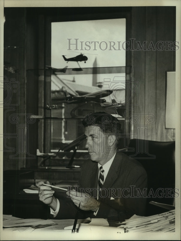 1961 Press Photo Aviator, NaJeeb Halaby working in his office - nob24702 - Historic Images