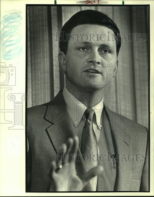 1988 Press Photo Tulane University Athletic Director Chet Gladchuk - nob24782 - Historic Images