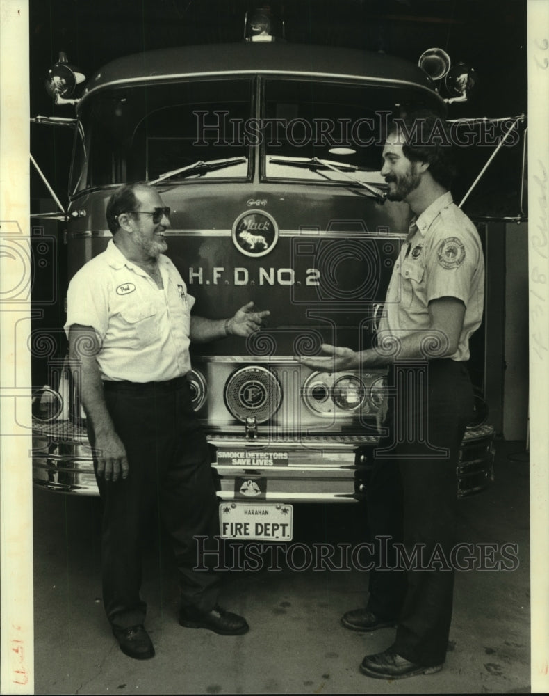 1980 Press Photo Fire Department President Paul Gleber and Chief Kevin Murray - Historic Images