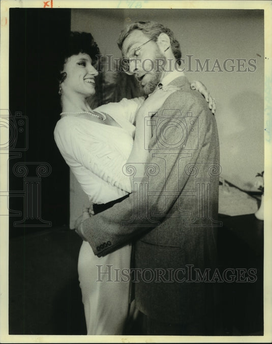 1983 Press Photo Zannie Giraud & Doug Christopher in How to Succeed in Business - Historic Images