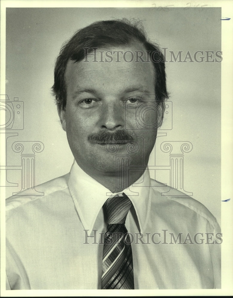 1987 Press Photo James Gill - Historic Images