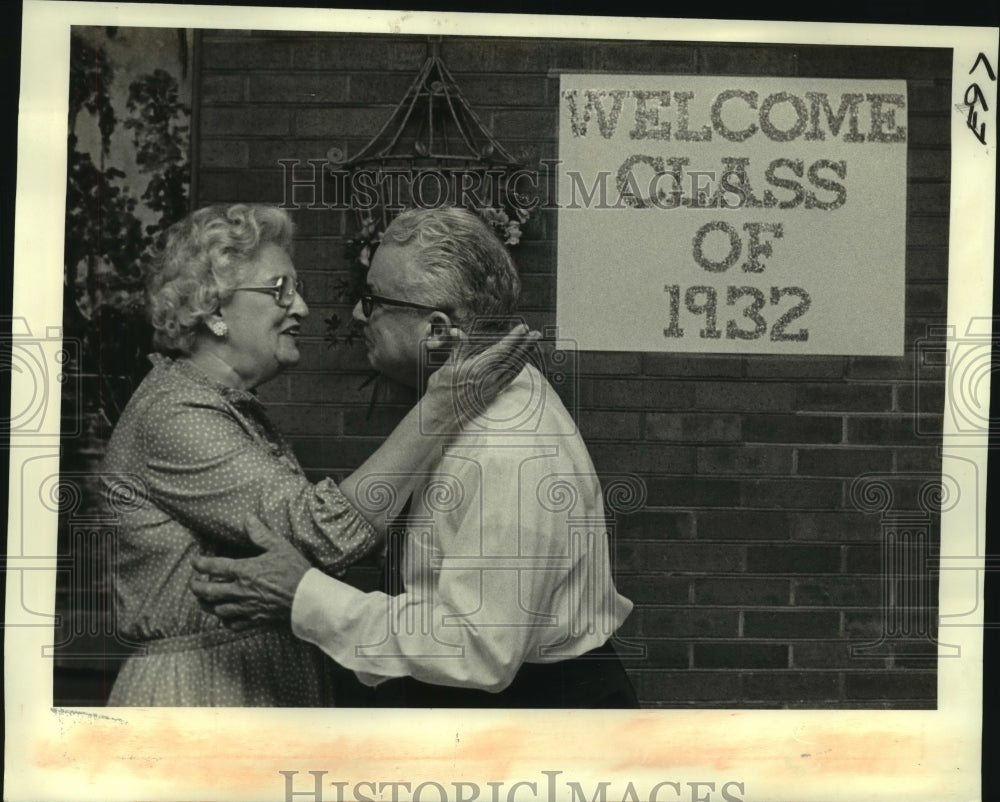 1982 Press Photo 50th Year High School reunion of Leon Godchaux High School - Historic Images