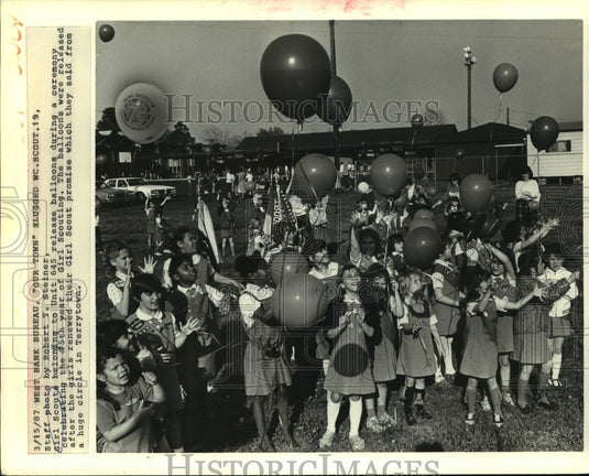1987 Press Photo Girl Scouts' Unit 645 at 75th year of Girl Scouting celebration - Historic Images