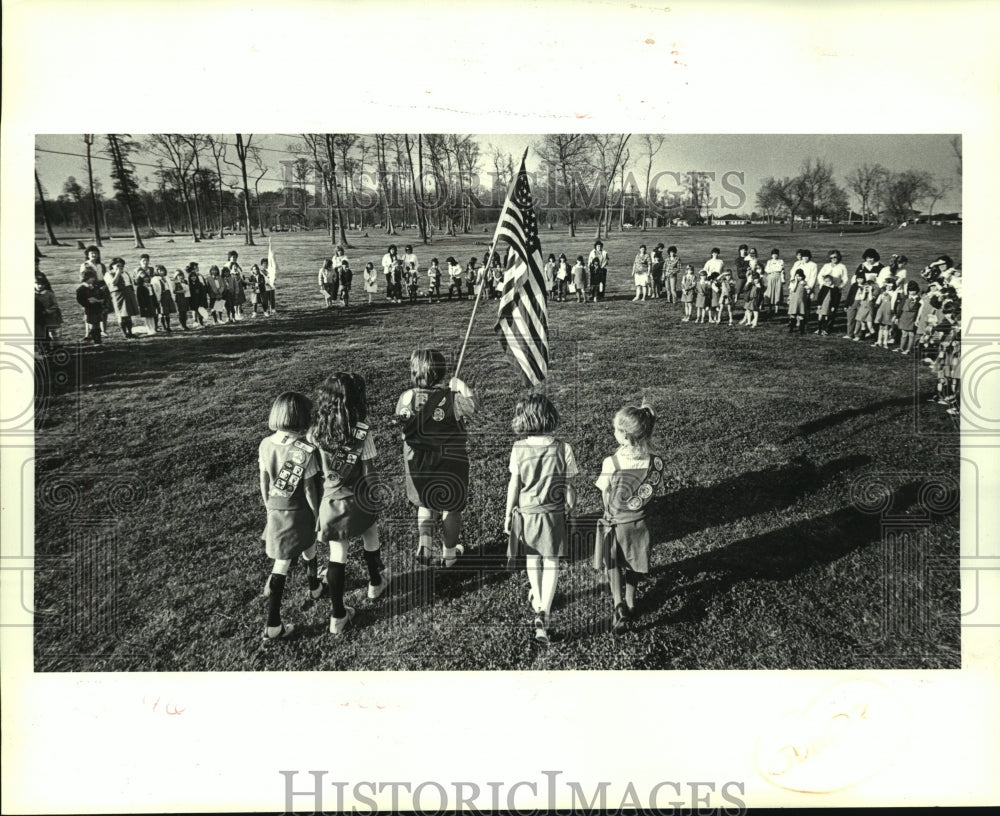 1987 Press Photo &quot;Promise Circle&quot; celebrating 75th Anniversary of Girl Scouting - Historic Images