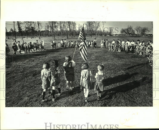 1987 Press Photo "Promise Circle" celebrating 75th Anniversary of Girl Scouting - Historic Images