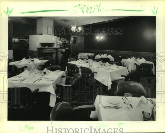 1990 Press Photo View inside Giorgio's Restaurant, 2501 Canal Street - nob25019 - Historic Images