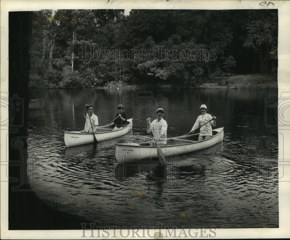 1961 Press Photo Girl Scouts canoe on the Bayou during Mariner Gam, Camp Salmen-Historic Images