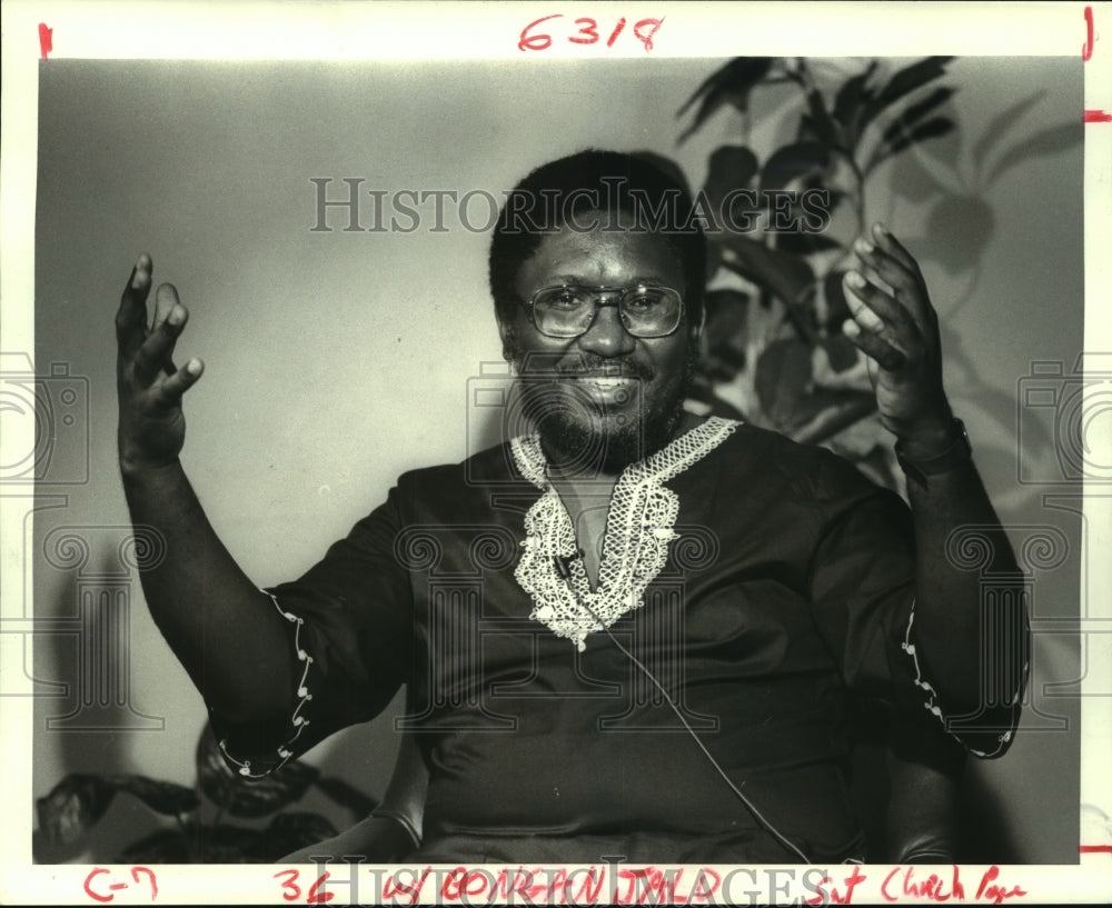 1987 Press Photo Bonganjalo Goba, South African educator, historian &amp; theologian - Historic Images