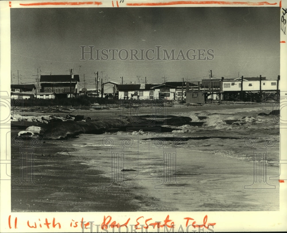 1980 Press Photo Building development along the beachfront at Grand Isle - Historic Images