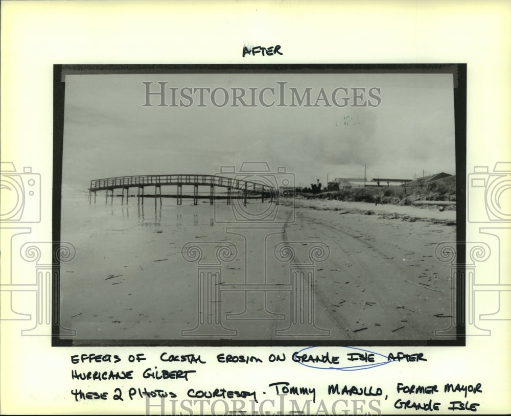 1989 Press Photo Coastal erosion effects on Grande Isle after Hurricane Gilbert - Historic Images