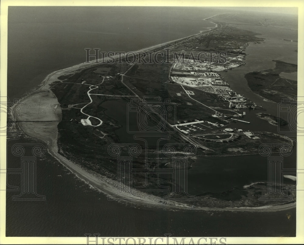 1988 Press Photo Aerial view of Grand Isle - Historic Images