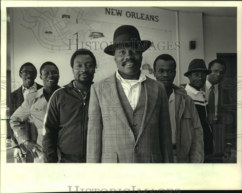 1986 Press Photo Haitian refugee Enold Charles to New Orleans- mull going back - Historic Images