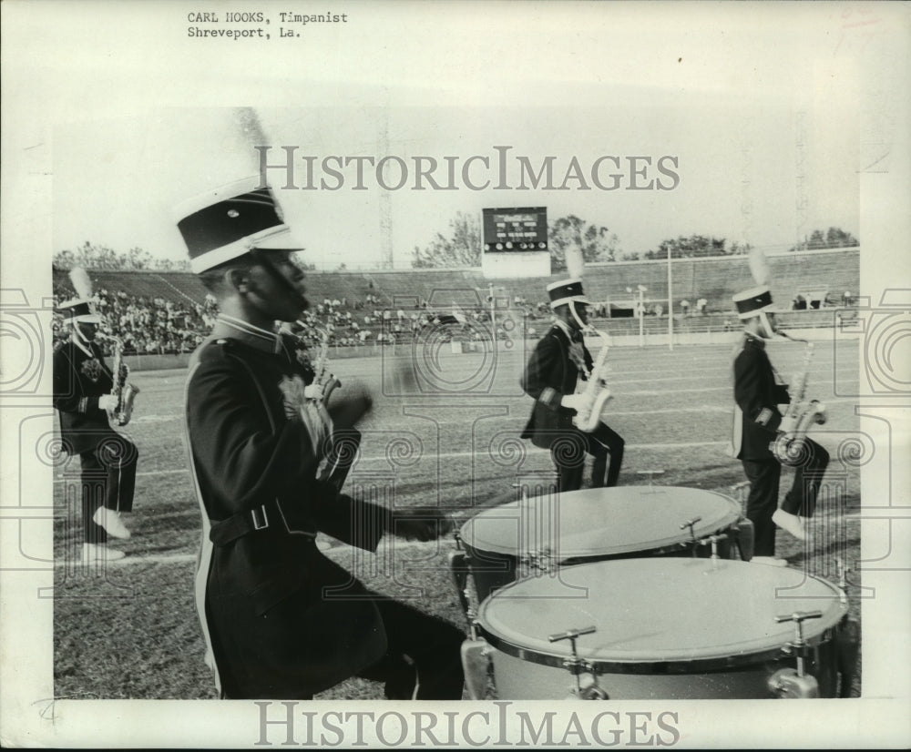 1965 Press Photo Timpanist Carl Hooks plays rolling kettledrums in Shreveport - Historic Images